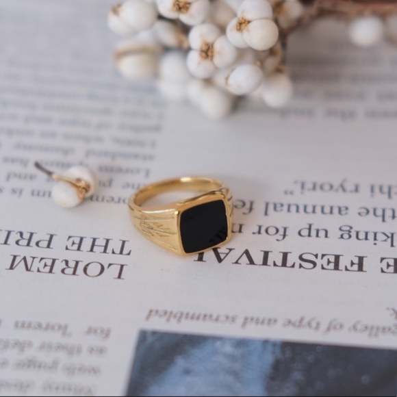 ❤️‍🔥18K Gold Plated Black Spinal Ring - Picture 3 of 12